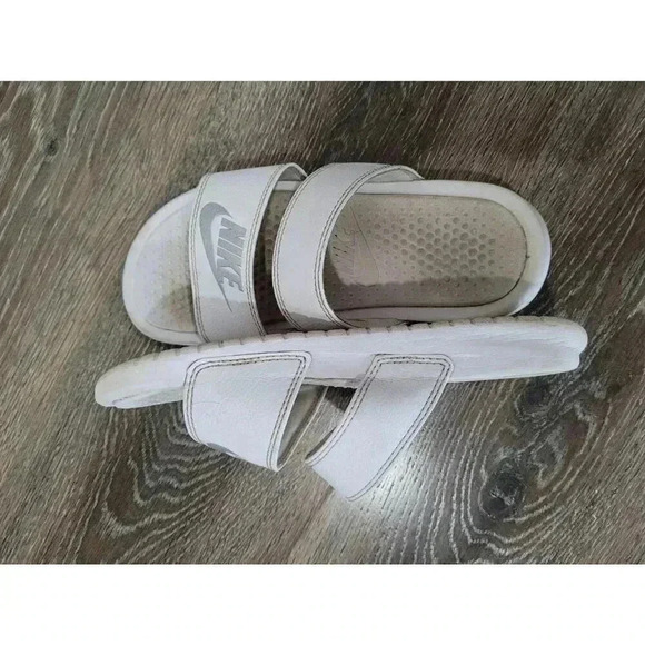 Nike white 2 strap sandal size 5‎ #5 - Picture 5 of 5